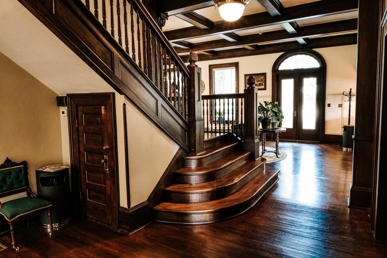 Heritage House Bed & Breakfast - Boutique Adults-Only Inn 오펠리카 외부 사진