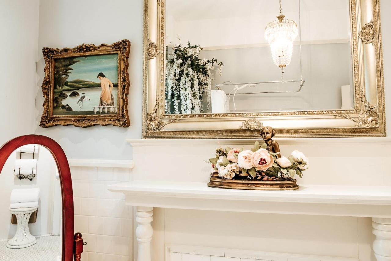 Heritage House Bed & Breakfast - Boutique Adults-Only Inn 오펠리카 외부 사진