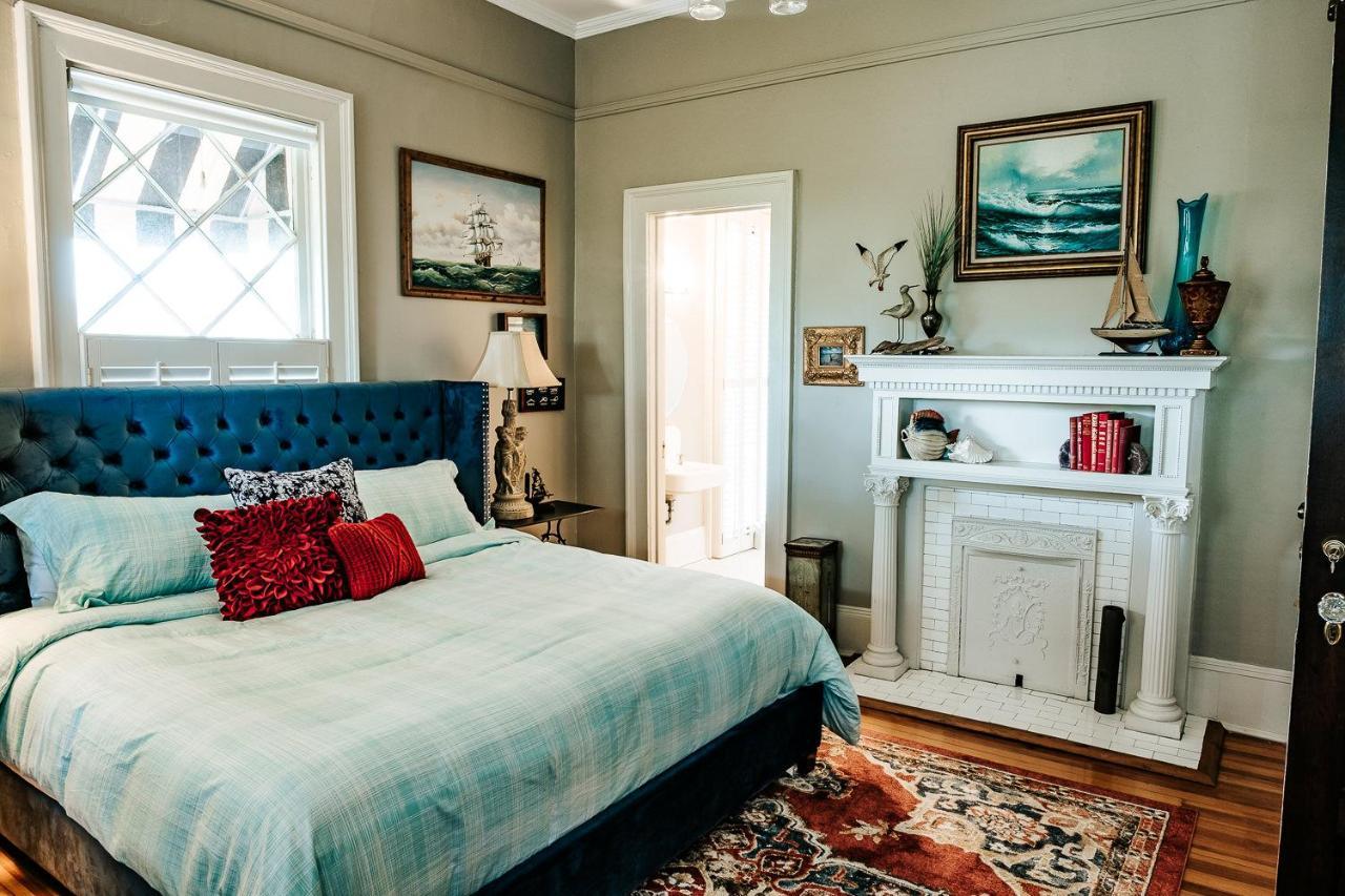 Heritage House Bed & Breakfast - Boutique Adults-Only Inn 오펠리카 외부 사진