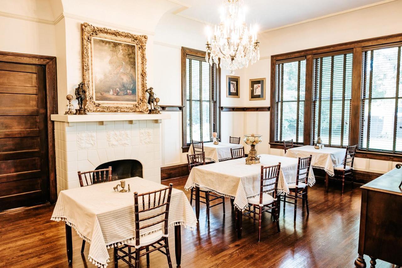 Heritage House Bed & Breakfast - Boutique Adults-Only Inn 오펠리카 외부 사진