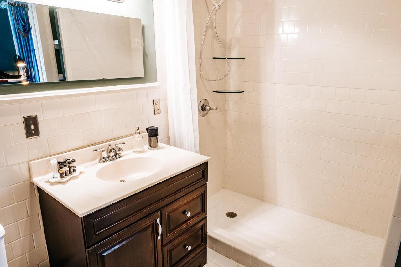 Heritage House Bed & Breakfast - Boutique Adults-Only Inn 오펠리카 외부 사진