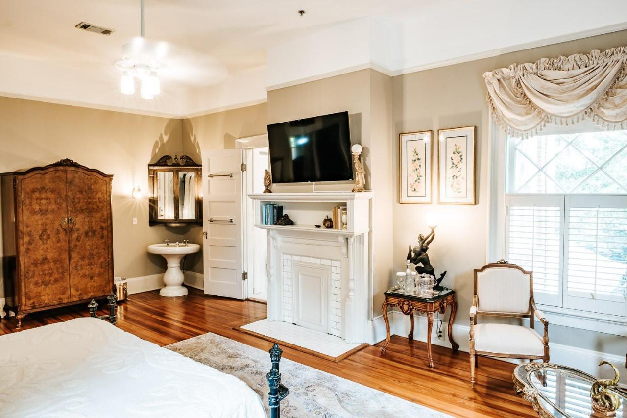 Heritage House Bed & Breakfast - Boutique Adults-Only Inn 오펠리카 외부 사진